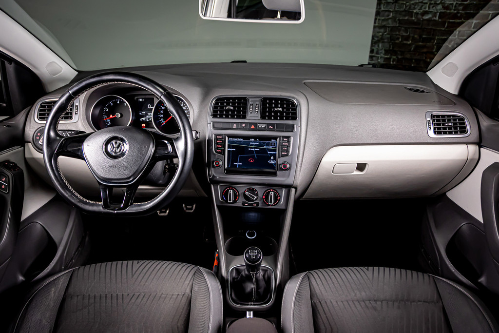 Volkswagen Polo 1.2 TSI First Edition | Cruise controle | Navigatie 51887674-2.jpg | Autobedrijf van Geel
