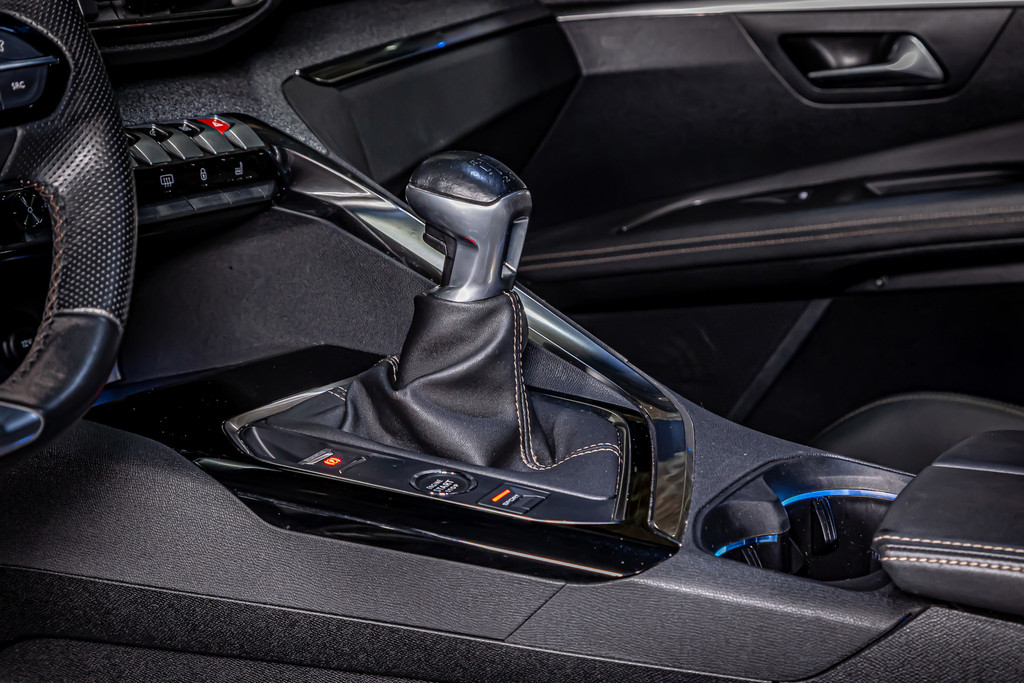 Peugeot 3008 1.2 PureTech GT Line | Keyless-pakket | DAB+ | Cruise Control | Led-lichtpakket | Achteruitrijcamera 52003423-23.jpg | Autobedrijf van Geel