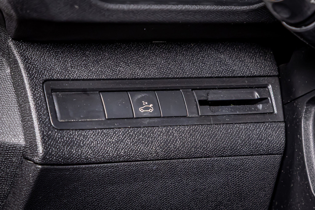 Peugeot 3008 1.2 PureTech GT Line | Keyless-pakket | DAB+ | Cruise Control | Led-lichtpakket | Achteruitrijcamera 52003423-26.jpg | Autobedrijf van Geel