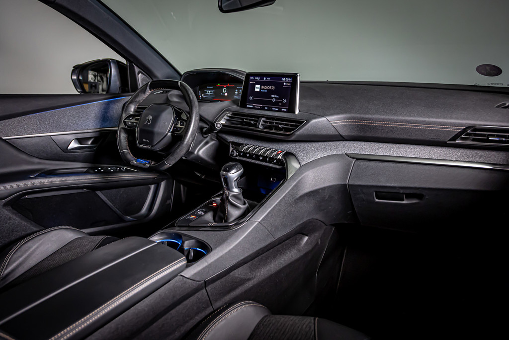 Peugeot 3008 1.2 PureTech GT Line | Keyless-pakket | DAB+ | Cruise Control | Led-lichtpakket | Achteruitrijcamera 52003423-29.jpg | Autobedrijf van Geel