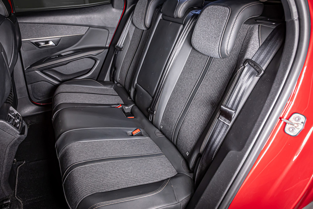 Peugeot 3008 1.2 PureTech GT Line | Keyless-pakket | DAB+ | Cruise Control | Led-lichtpakket | Achteruitrijcamera 52003423-46.jpg | Autobedrijf van Geel