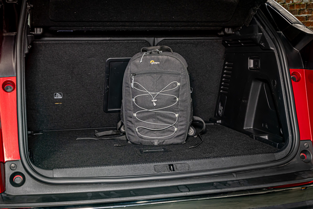 Peugeot 3008 1.2 PureTech GT Line | Keyless-pakket | DAB+ | Cruise Control | Led-lichtpakket | Achteruitrijcamera 52003423-49.jpg | Autobedrijf van Geel