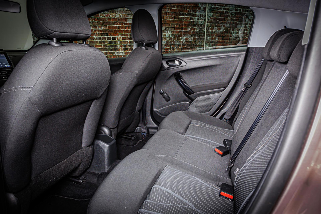 Peugeot 208 1.2 e-VTi Active I Automaat I Navi I Rijklaarprijs 52024973-36.jpg | Autobedrijf van Geel