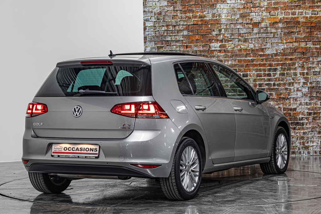 Volkswagen Golf 1.2 TSI Easyline I Navi I Elektrisch schuif/kantel dak I Rijklaarprijs 52025002-1.jpg | Autobedrijf van Geel