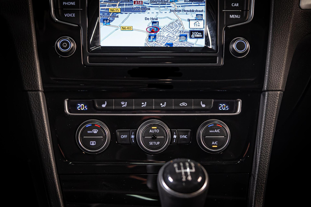 Volkswagen Golf 1.2 TSI Easyline I Navi I Elektrisch schuif/kantel dak I Rijklaarprijs 52025002-22.jpg | Autobedrijf van Geel