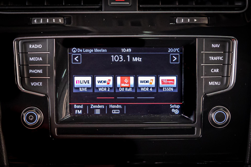 Volkswagen Golf 1.2 TSI Easyline I Navi I Elektrisch schuif/kantel dak I Rijklaarprijs 52025002-26.jpg | Autobedrijf van Geel