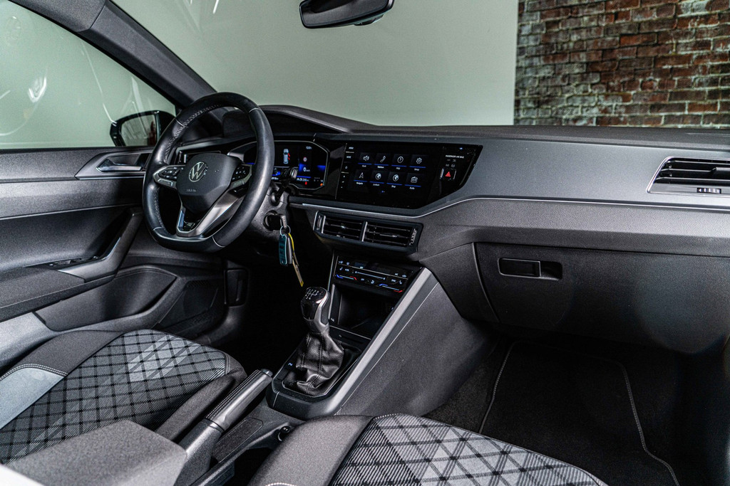 Volkswagen Polo 1.0 TSI R-Line | Panoramadak | Adaptive Cruise Control | Matrix/IQ Light | Apple Carplay 52036845-29.jpg | Autobedrijf van Geel