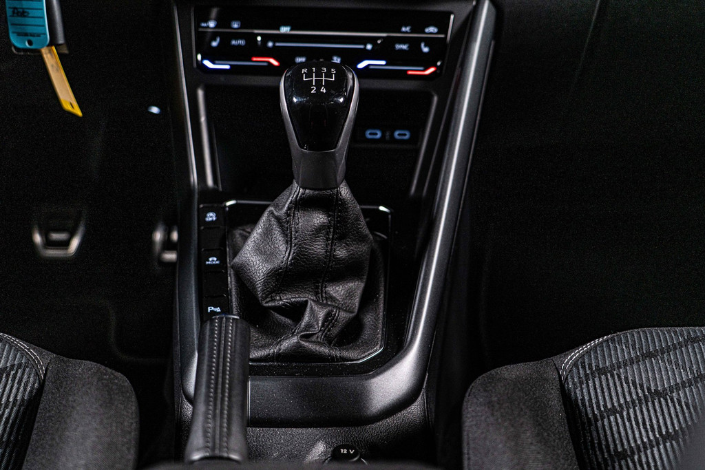 Volkswagen Polo 1.0 TSI R-Line | Panoramadak | Adaptive Cruise Control | Matrix/IQ Light | Apple Carplay 52036845-31.jpg | Autobedrijf van Geel