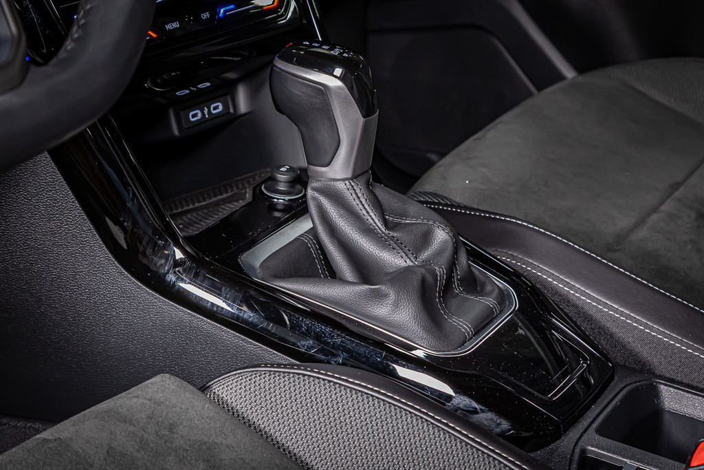 Volkswagen T-Roc 1.5 TSI R-Line | Apple Carplay | Adaptive Cruise Control | DAB+ | Achteruitrijcamera 52133836-23.jpg | Autobedrijf van Geel