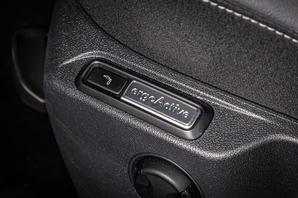 Volkswagen T-Roc 1.5 TSI R-Line | Apple Carplay | Adaptive Cruise Control | DAB+ | Achteruitrijcamera 52133836-26.jpg | Autobedrijf van Geel