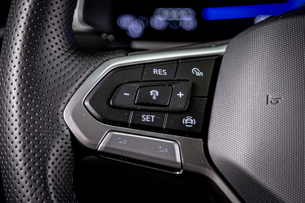 Volkswagen T-Roc 1.5 TSI R-Line | Apple Carplay | Adaptive Cruise Control | DAB+ | Achteruitrijcamera 52133836-29.jpg | Autobedrijf van Geel