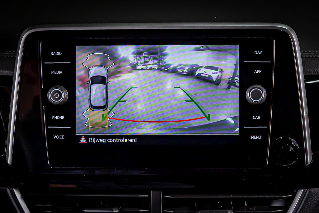 Volkswagen T-Roc 1.5 TSI R-Line | Apple Carplay | Adaptive Cruise Control | DAB+ | Achteruitrijcamera 52133836-35.jpg | Autobedrijf van Geel