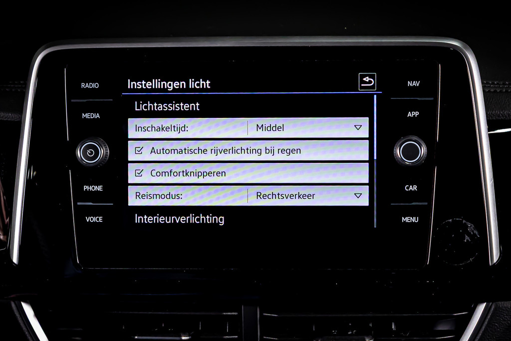 Volkswagen T-Roc 1.5 TSI R-Line | Apple Carplay | Adaptive Cruise Control | DAB+ | Achteruitrijcamera 52133836-43.jpg | Autobedrijf van Geel