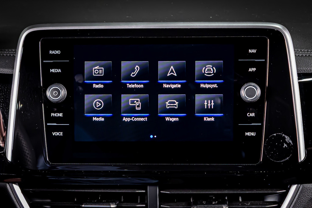 Volkswagen T-Roc 1.5 TSI R-Line | Apple Carplay | Adaptive Cruise Control | DAB+ | Achteruitrijcamera 52133836-44.jpg | Autobedrijf van Geel