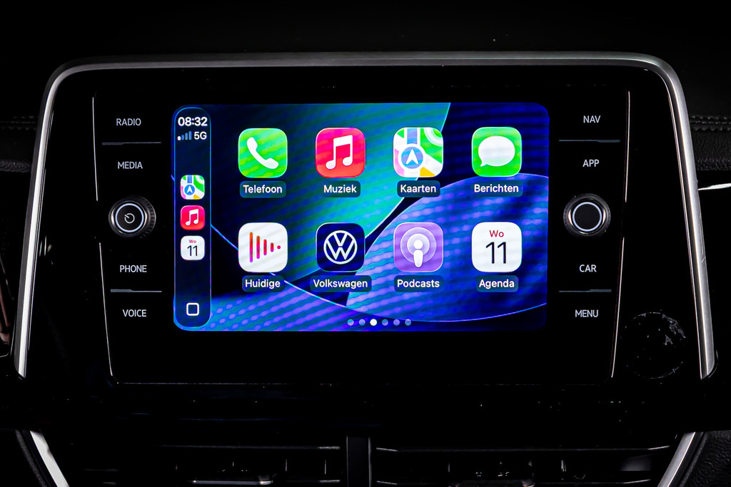 Volkswagen T-Roc 1.5 TSI R-Line | Apple Carplay | Adaptive Cruise Control | DAB+ | Achteruitrijcamera 52133836-46.jpg | Autobedrijf van Geel