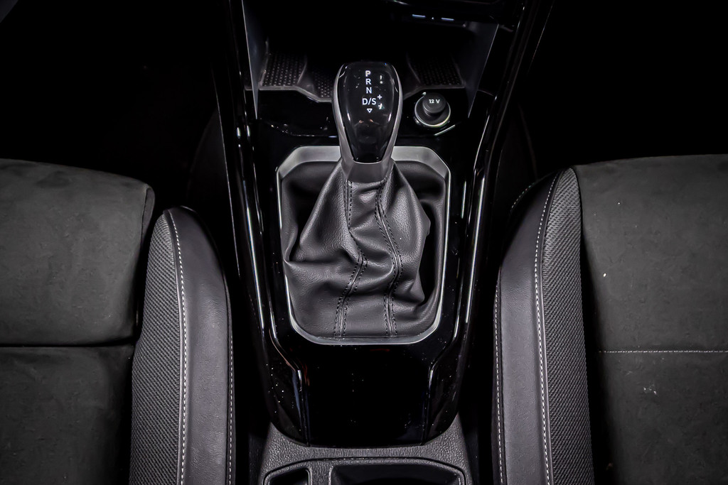 Volkswagen T-Roc 1.5 TSI R-Line | Apple Carplay | Adaptive Cruise Control | DAB+ | Achteruitrijcamera 52133836-51.jpg | Autobedrijf van Geel