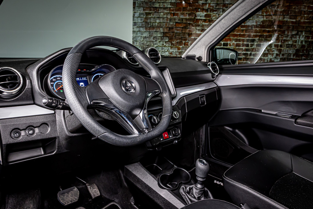 Aixam  Brommobiel Crossline Evo | DAB | Achteruitrijcamera 52208873-23.jpg | Autobedrijf van Geel