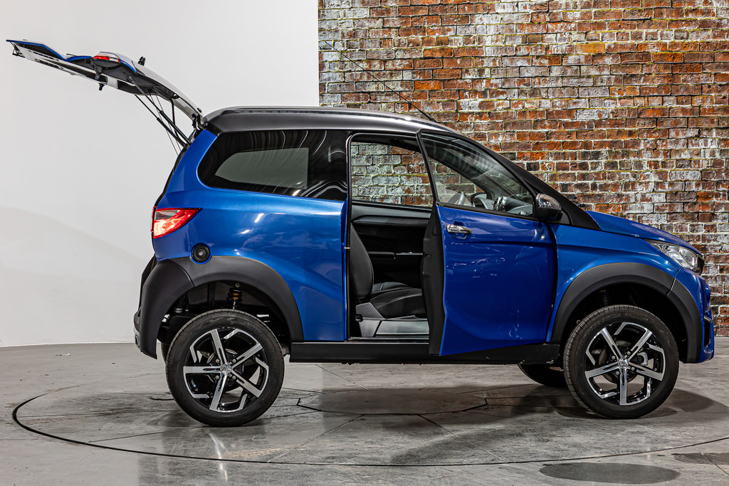 Aixam  Brommobiel Crossline Evo | DAB | Achteruitrijcamera 52208873-6.jpg | Autobedrijf van Geel