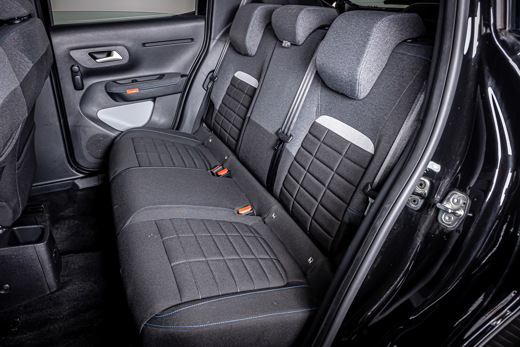 Citroën C3 1.2 Turbo 100pk Plus | Cruise Control | Apple Carplay | DAB+ | Airco 52251824-17.jpg | Autobedrijf van Geel