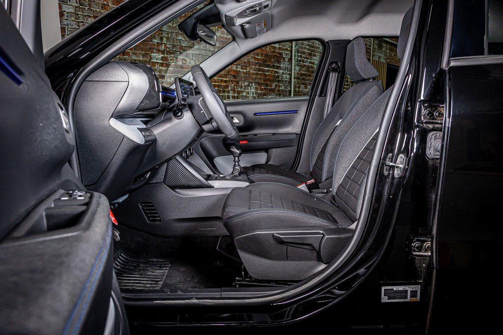 Citroën C3 1.2 Turbo 100pk Plus | Cruise Control | Apple Carplay | DAB+ | Airco 52251824-30.jpg | Autobedrijf van Geel