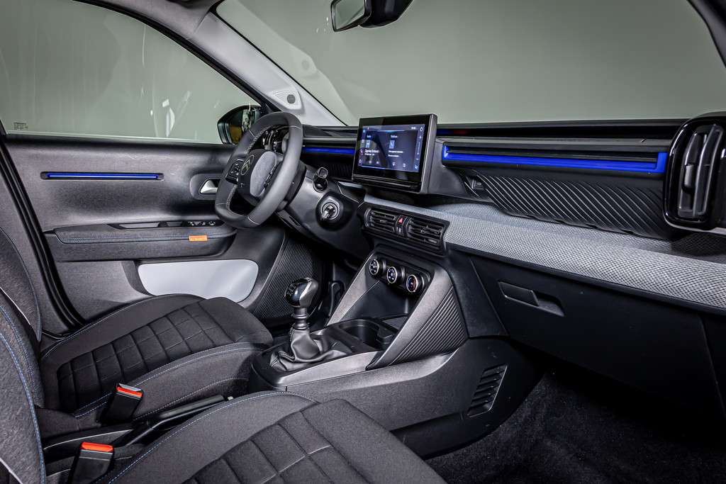 Citroën C3 1.2 Turbo 100pk Plus | Cruise Control | Apple Carplay | DAB+ | Airco 52251824-32.jpg | Autobedrijf van Geel