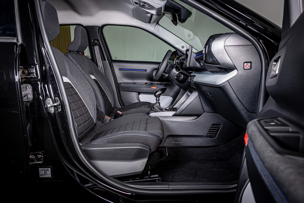 Citroën C3 1.2 Turbo 100pk Plus | Cruise Control | Apple Carplay | DAB+ | Airco 52251824-34.jpg | Autobedrijf van Geel