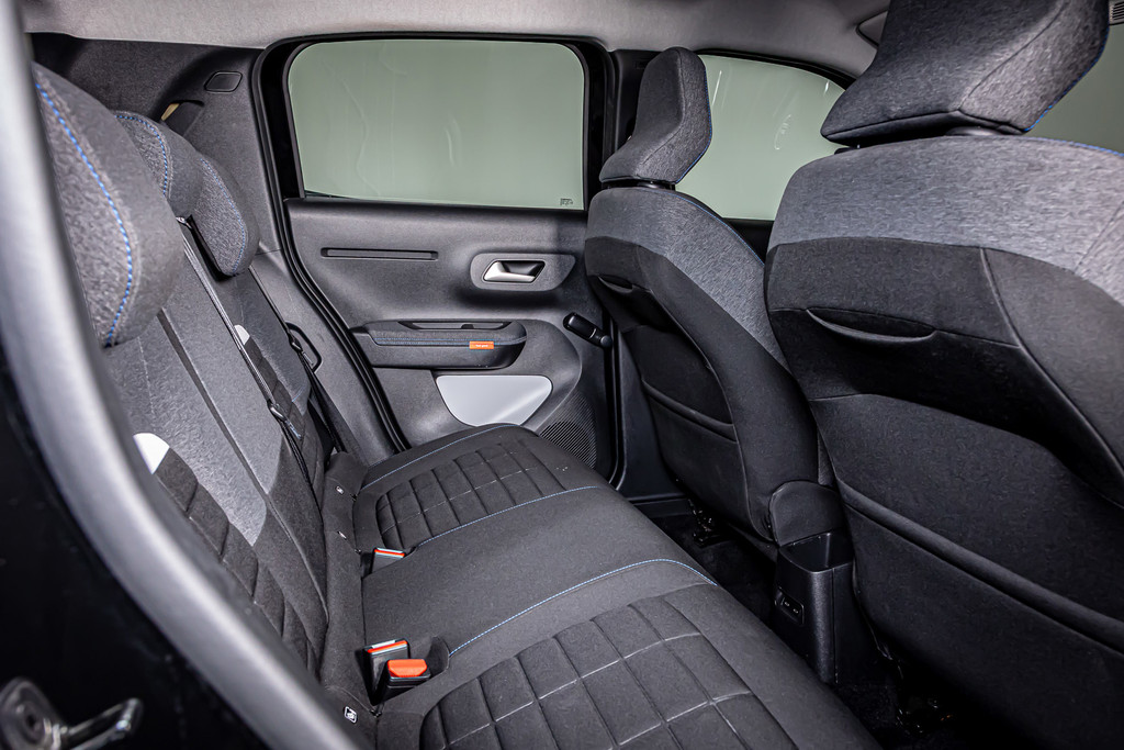 Citroën C3 1.2 Turbo 100pk Plus | Cruise Control | Apple Carplay | DAB+ | Airco 52251824-35.jpg | Autobedrijf van Geel