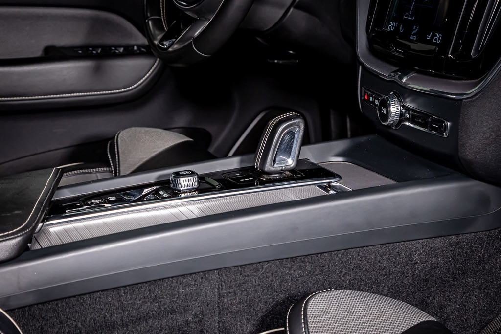 Volvo XC60 2.0 T8 Twin Engine AWD Inscription | Schuif/kanteldak / Memory Seats | Harman/kardon 52355461-28.jpg | Autobedrijf van Geel