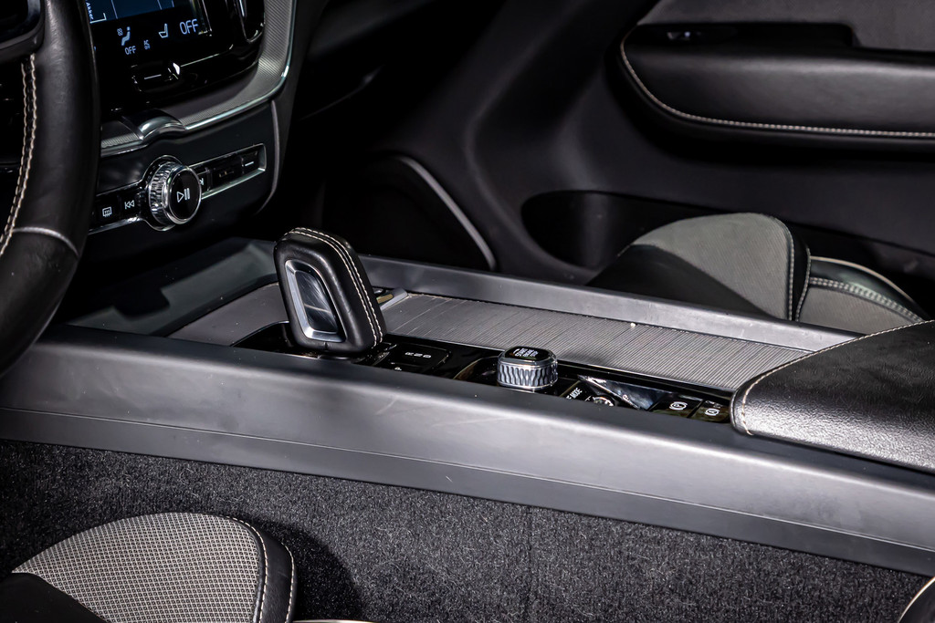 Volvo XC60 2.0 T8 Twin Engine AWD Inscription | Schuif/kanteldak / Memory Seats | Harman/kardon 52355461-52.jpg | Autobedrijf van Geel