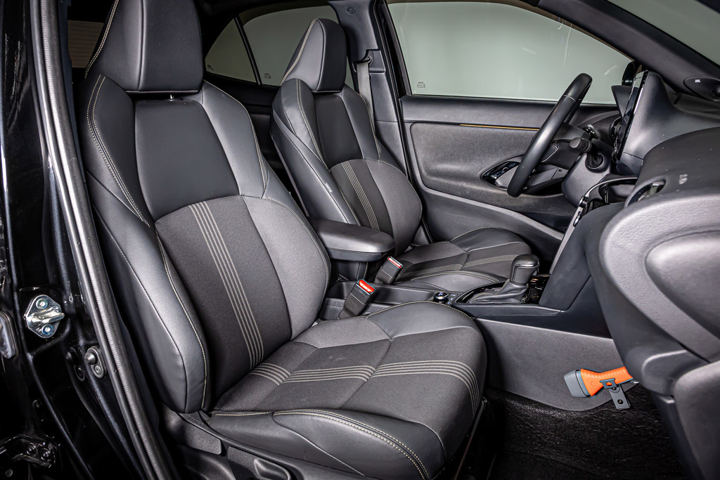 Toyota Yaris Cross 1.5 Hybrid | Panorama dak |Adaptive Cruise Control | Stoelverwarming 52453997-2.jpg | Autobedrijf van Geel