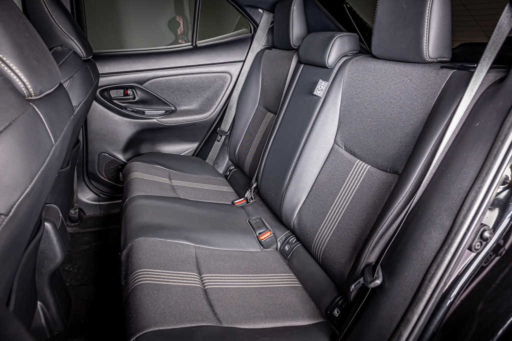 Toyota Yaris Cross 1.5 Hybrid | Panorama dak |Adaptive Cruise Control | Stoelverwarming 52453997-52.jpg | Autobedrijf van Geel