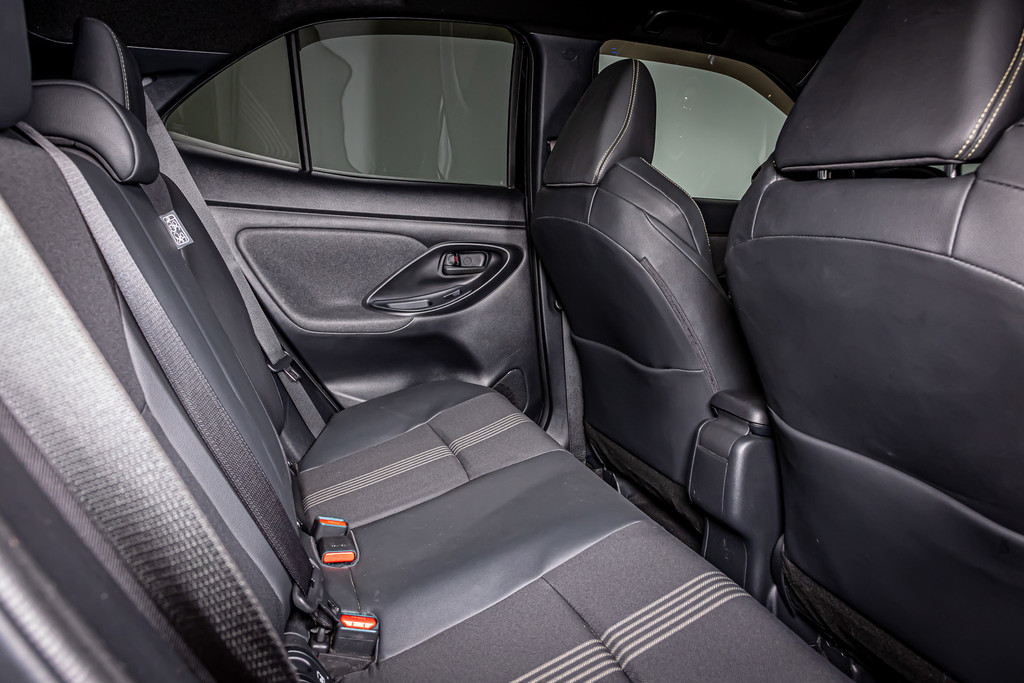 Toyota Yaris Cross 1.5 Hybrid | Panorama dak |Adaptive Cruise Control | Stoelverwarming 52453997-53.jpg | Autobedrijf van Geel