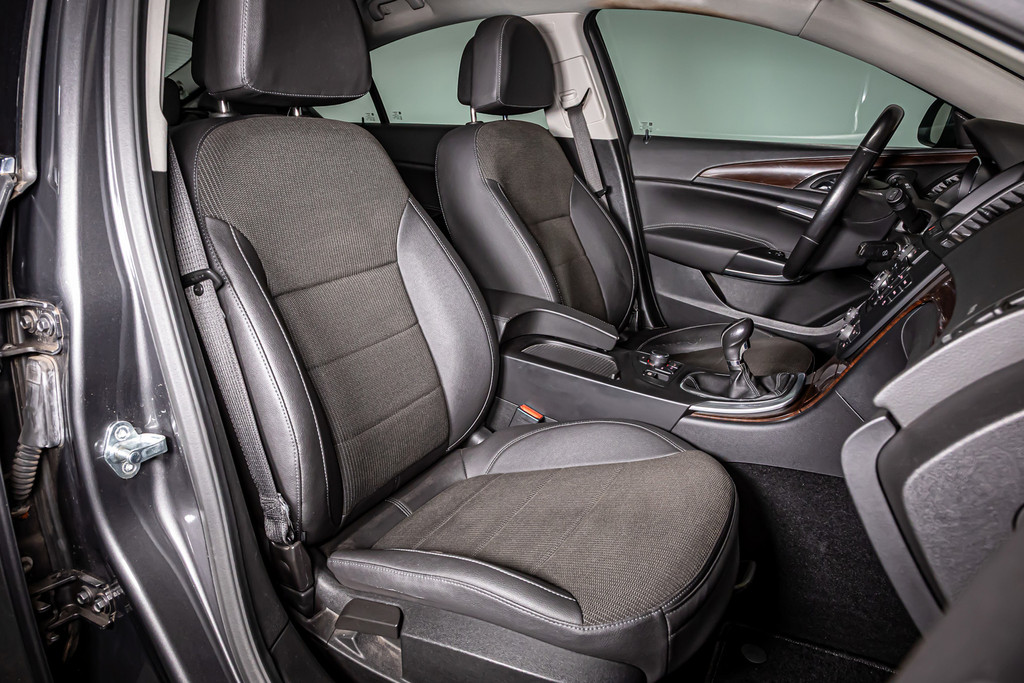 Opel Insignia 1.8 Executive | Trekhaak | Cruise Control 52525863-2.jpg | Autobedrijf van Geel