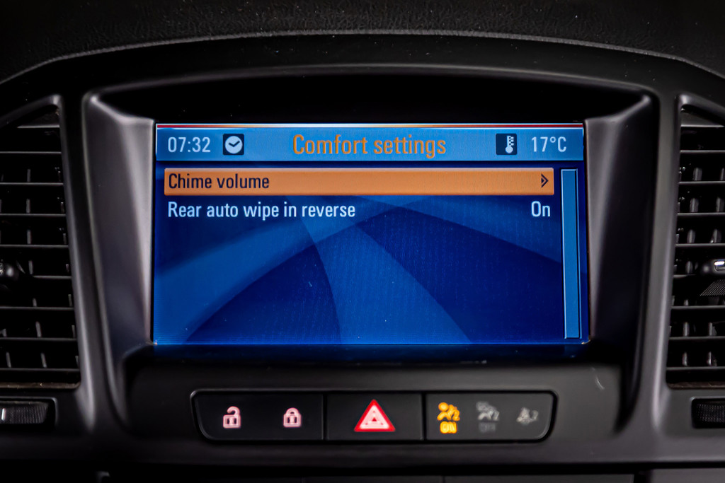 Opel Insignia 1.8 Executive | Trekhaak | Cruise Control 52525863-44.jpg | Autobedrijf van Geel