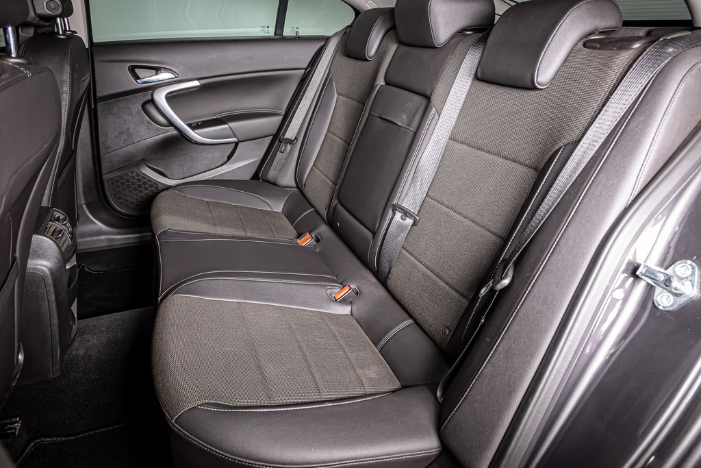 Opel Insignia 1.8 Executive | Trekhaak | Cruise Control 52525863-47.jpg | Autobedrijf van Geel