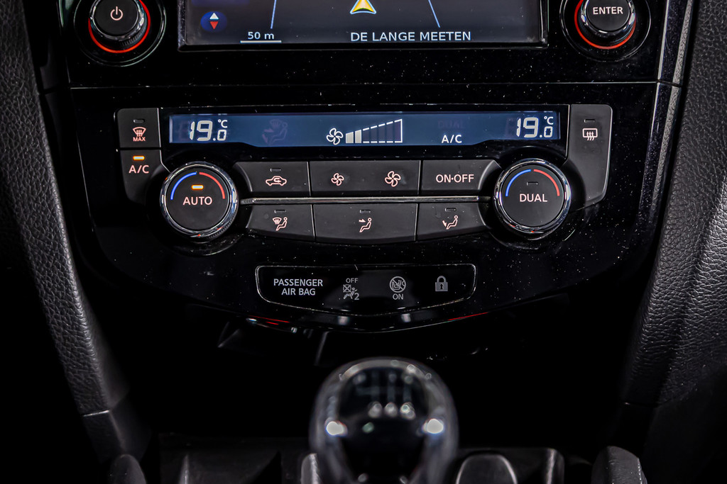 Nissan QASHQAI 1.6 N-Connecta | Panoramadak | 360 graden camera | Cruise Control | Trekhaak 52526604-29.jpg | Autobedrijf van Geel