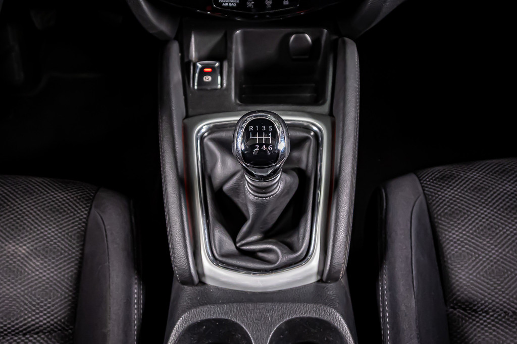 Nissan QASHQAI 1.6 N-Connecta | Panoramadak | 360 graden camera | Cruise Control | Trekhaak 52526604-30.jpg | Autobedrijf van Geel