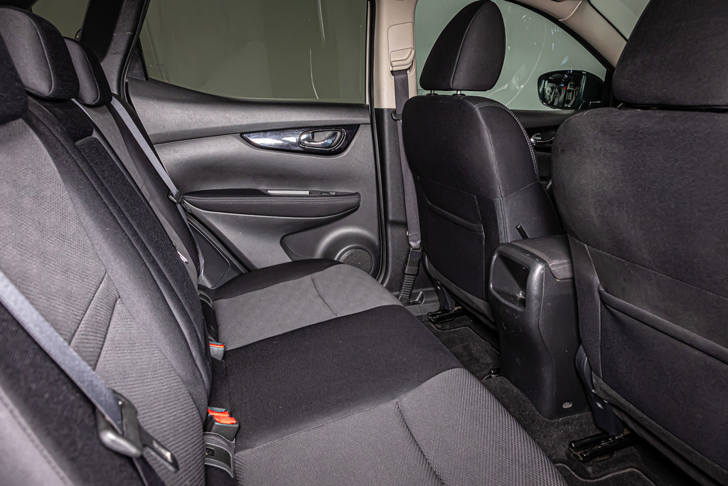 Nissan QASHQAI 1.6 N-Connecta | Panoramadak | 360 graden camera | Cruise Control | Trekhaak 52526604-39.jpg | Autobedrijf van Geel