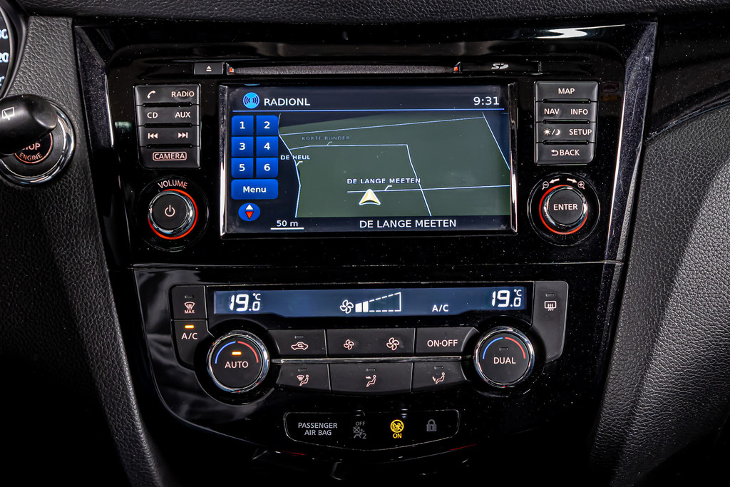 Nissan QASHQAI 1.6 N-Connecta | Panoramadak | 360 graden camera | Cruise Control | Trekhaak 52526604-41.jpg | Autobedrijf van Geel