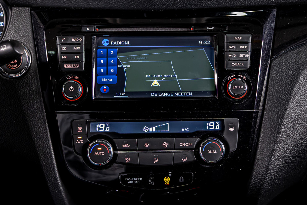 Nissan QASHQAI 1.6 N-Connecta | Panoramadak | 360 graden camera | Cruise Control | Trekhaak 52526604-43.jpg | Autobedrijf van Geel
