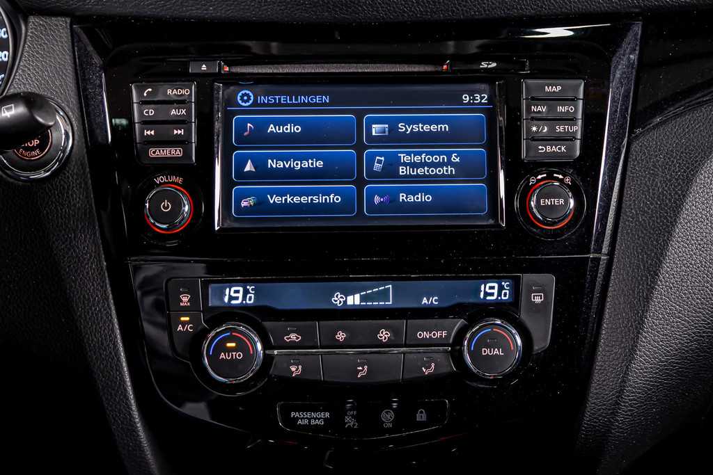 Nissan QASHQAI 1.6 N-Connecta | Panoramadak | 360 graden camera | Cruise Control | Trekhaak 52526604-44.jpg | Autobedrijf van Geel