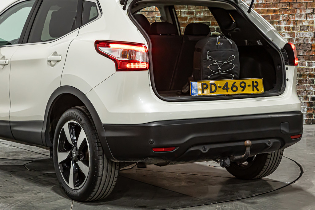 Nissan QASHQAI 1.6 N-Connecta | Panoramadak | 360 graden camera | Cruise Control | Trekhaak 52526604-48.jpg | Autobedrijf van Geel