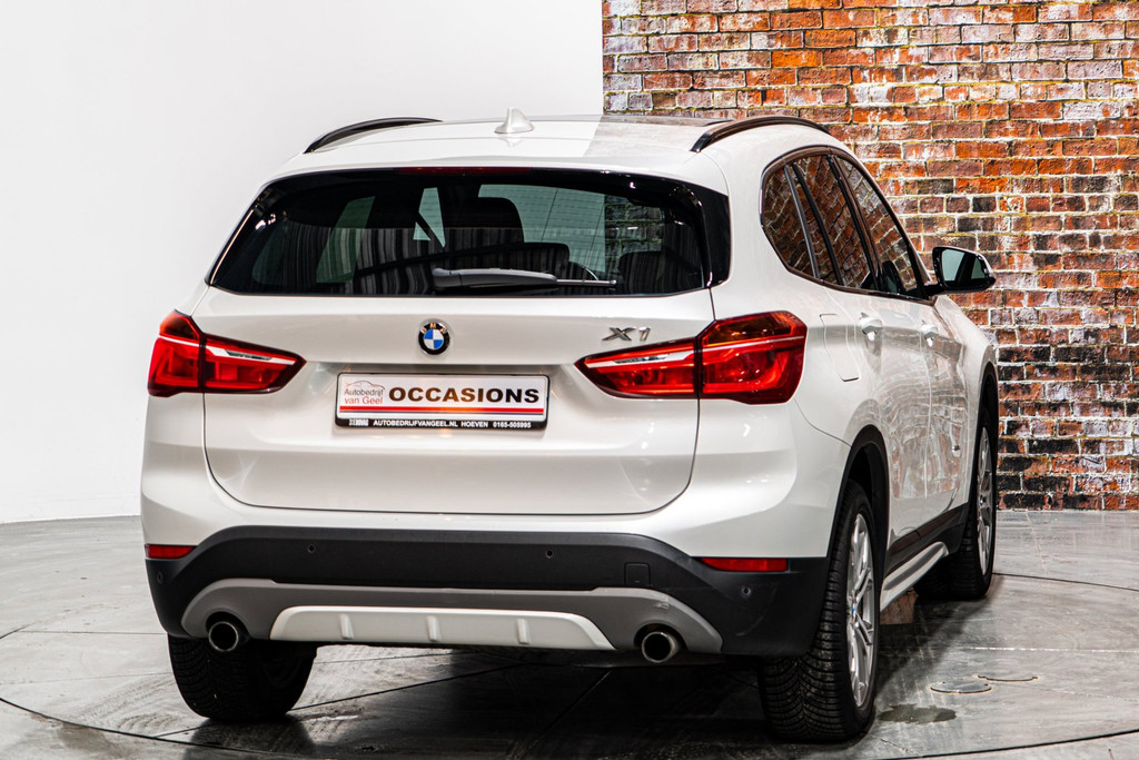 BMW X1 SDrive20i | Panoramadak | Comfort Access pakket | Park Assist Pack 52684042-13.jpg | Autobedrijf van Geel