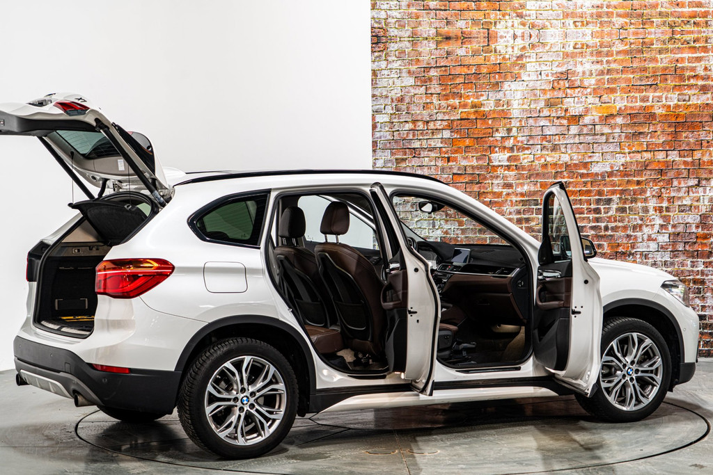 BMW X1 SDrive20i | Panoramadak | Comfort Access pakket | Park Assist Pack 52684042-16.jpg | Autobedrijf van Geel
