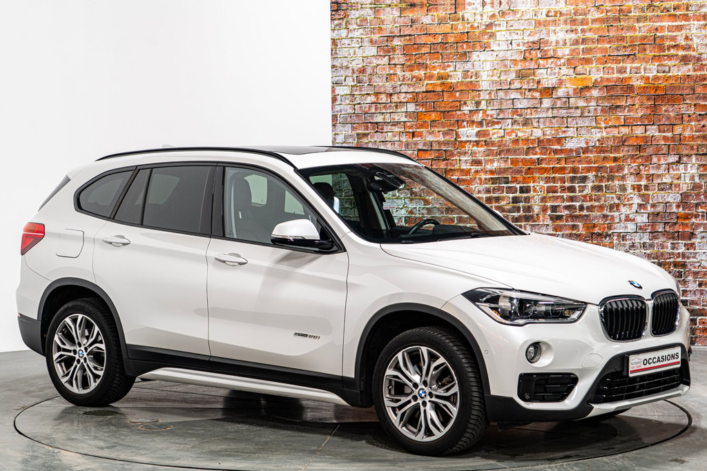BMW X1 SDrive20i | Panoramadak | Comfort Access pakket | Park Assist Pack 52684042-20.jpg | Autobedrijf van Geel