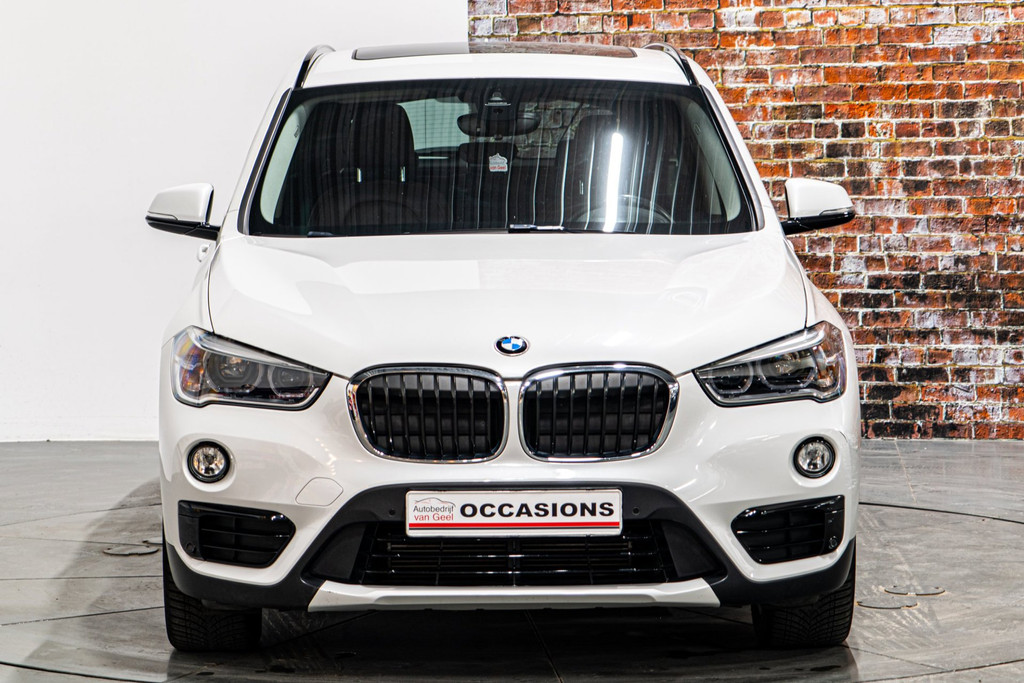 BMW X1 SDrive20i | Panoramadak | Comfort Access pakket | Park Assist Pack 52684042-23.jpg | Autobedrijf van Geel