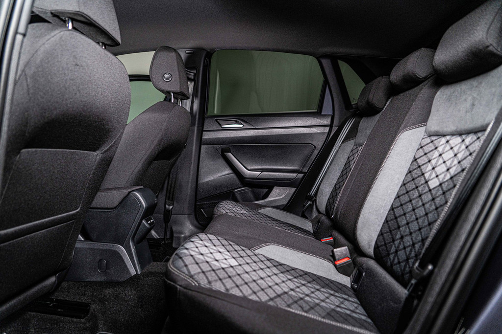 Volkswagen Polo 1.0 TSI R-Line| Apple Carplay | LED | DAB+ |Adaptive Cruise Control LM 17' Bergamo 53092985-21.jpg | Autobedrijf van Geel