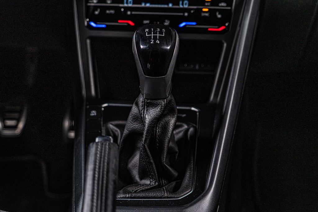 Volkswagen Polo 1.0 TSI R-Line| Apple Carplay | LED | DAB+ |Adaptive Cruise Control LM 17' Bergamo 53092985-31.jpg | Autobedrijf van Geel