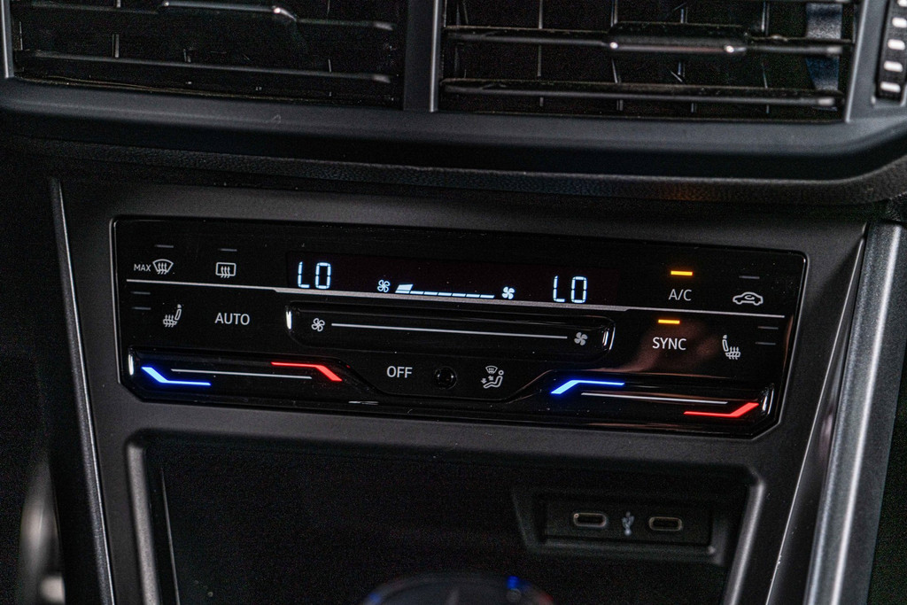 Volkswagen Polo 1.0 TSI R-Line| Apple Carplay | LED | DAB+ |Adaptive Cruise Control LM 17' Bergamo 53092985-32.jpg | Autobedrijf van Geel