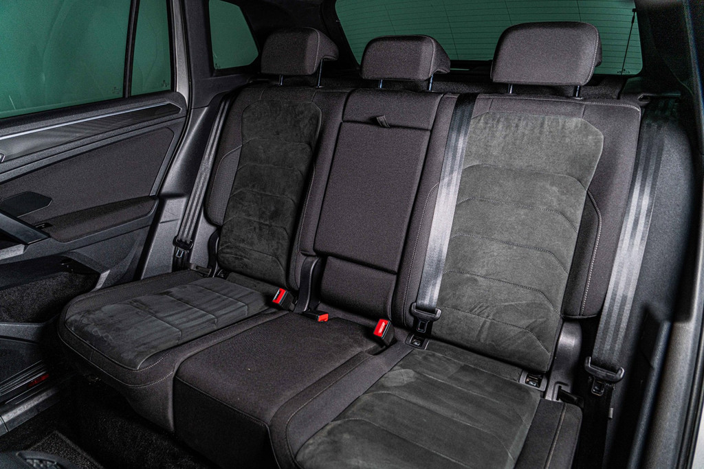 Volkswagen Tiguan 1.5 TSI Comfortline Business | Panoramadak | Adaptive Cruise Control | LED 53104813-34.jpg | Autobedrijf van Geel